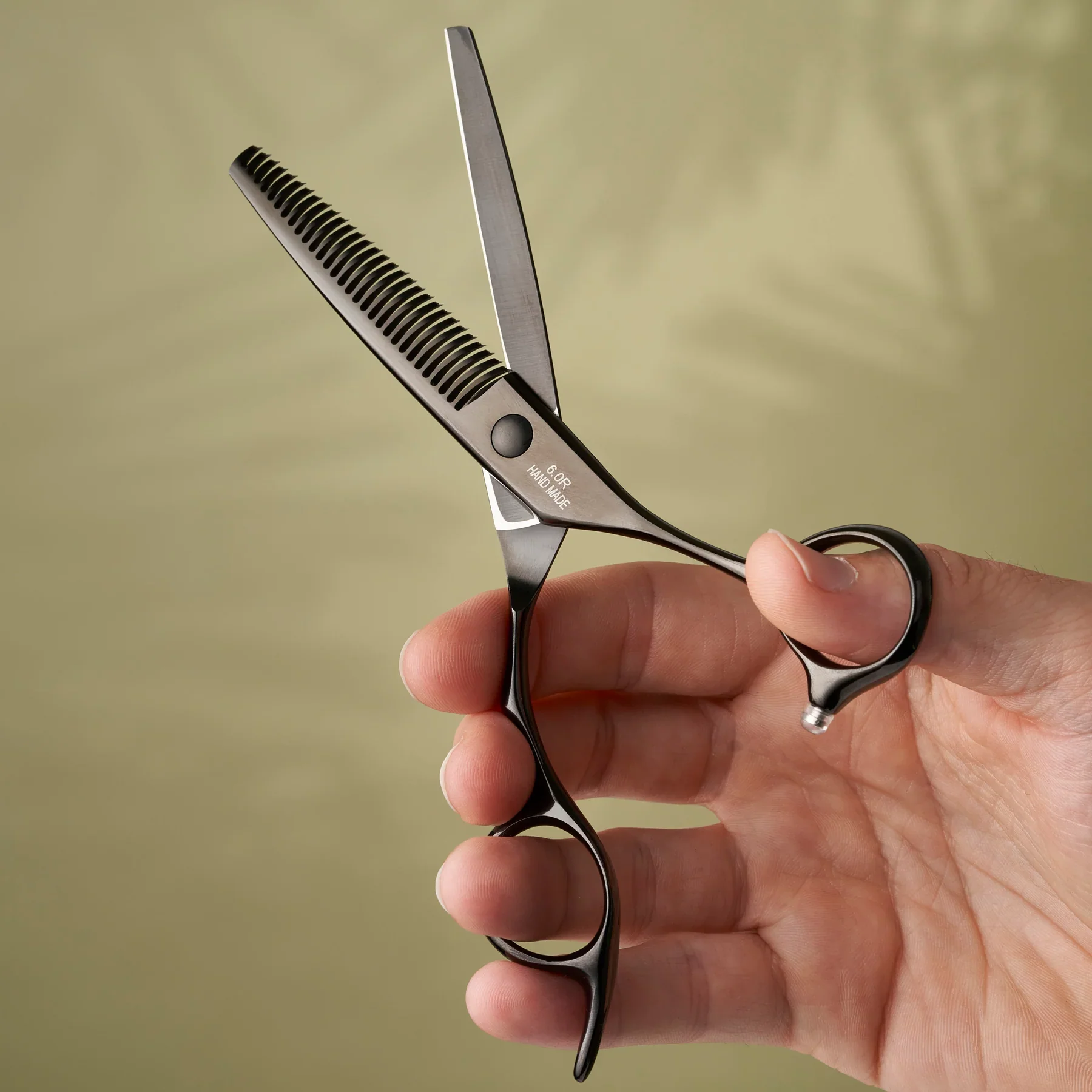 Leaf The Black Edition 6" Texturising Scissor - Image 2