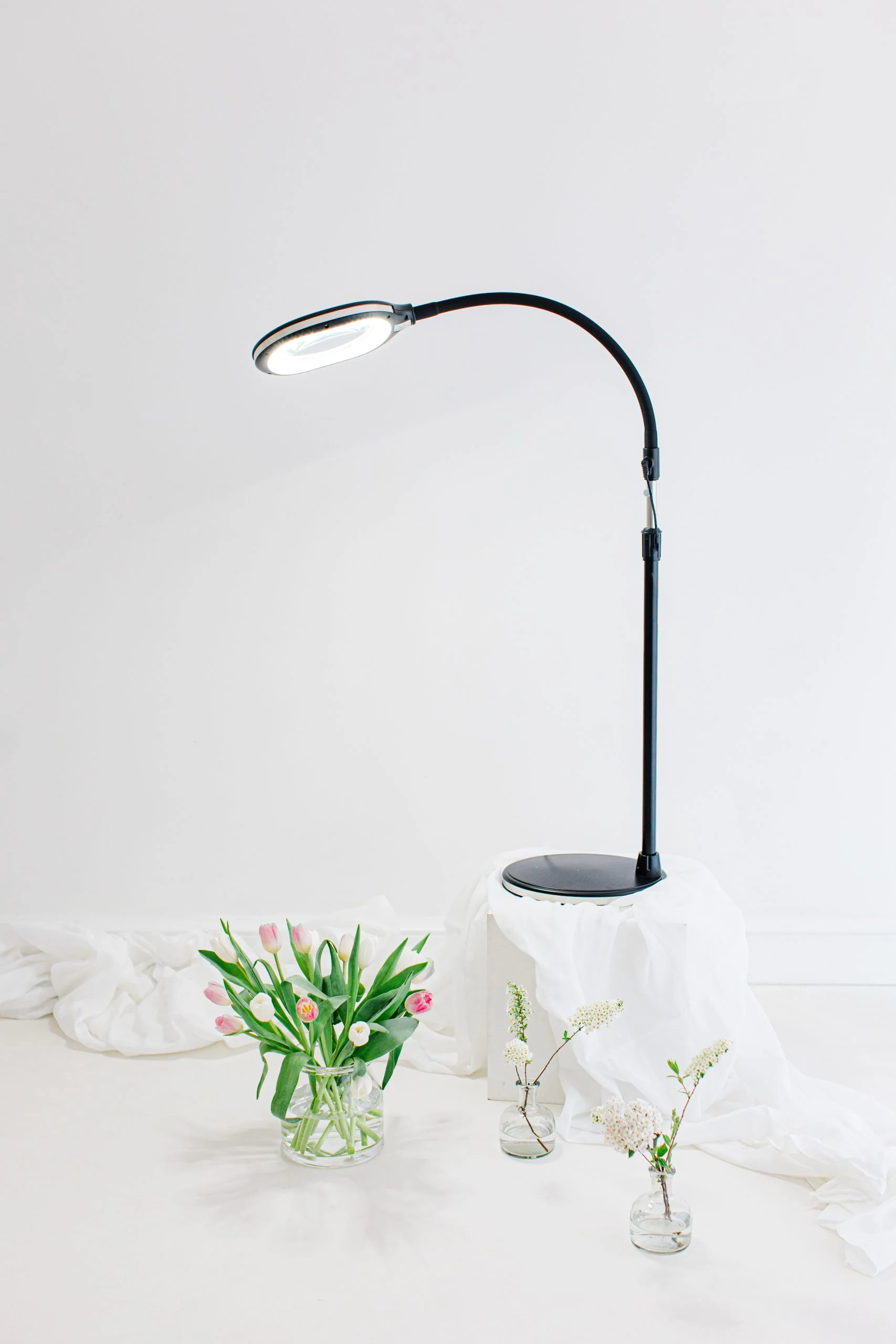 Native Lighting 3-in-1 Floor Standing Magnifier - Image 2