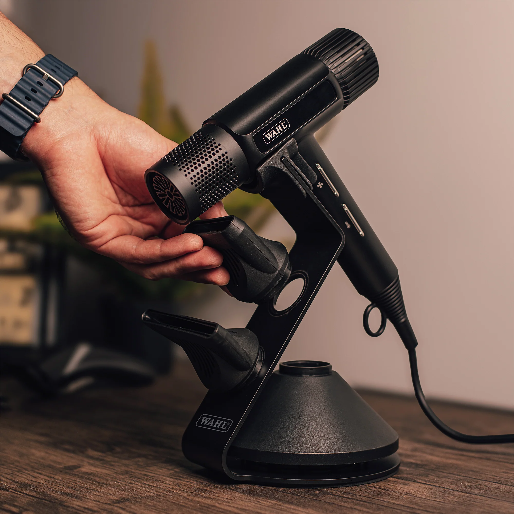 Wahl Vanquish Dryer Stand - Image 4